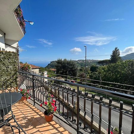 Il Borgo Bed & Breakfast Аджерола Екстериор снимка