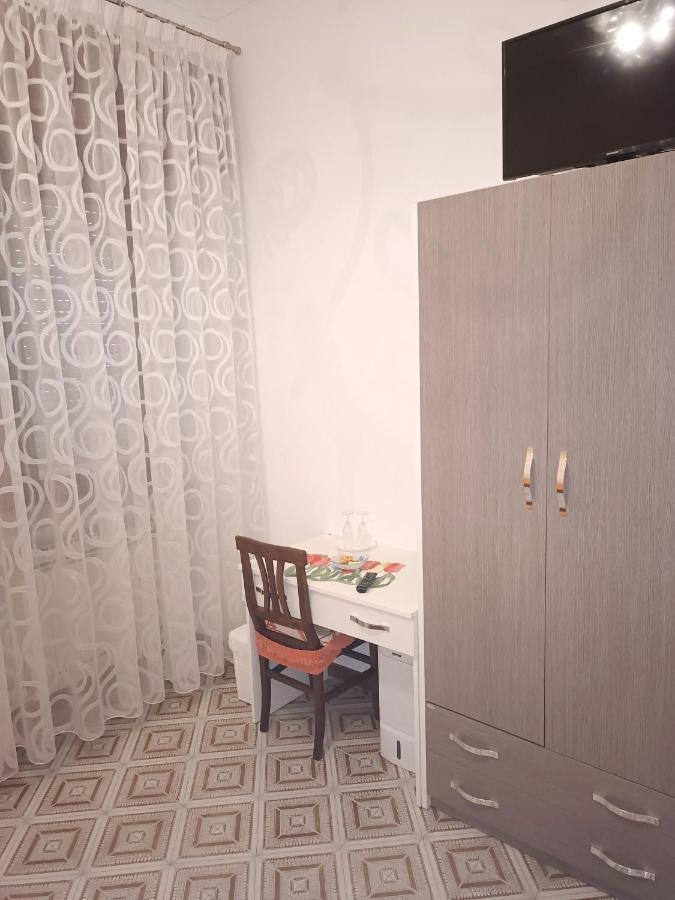 Il Borgo Bed & Breakfast Аджерола Екстериор снимка