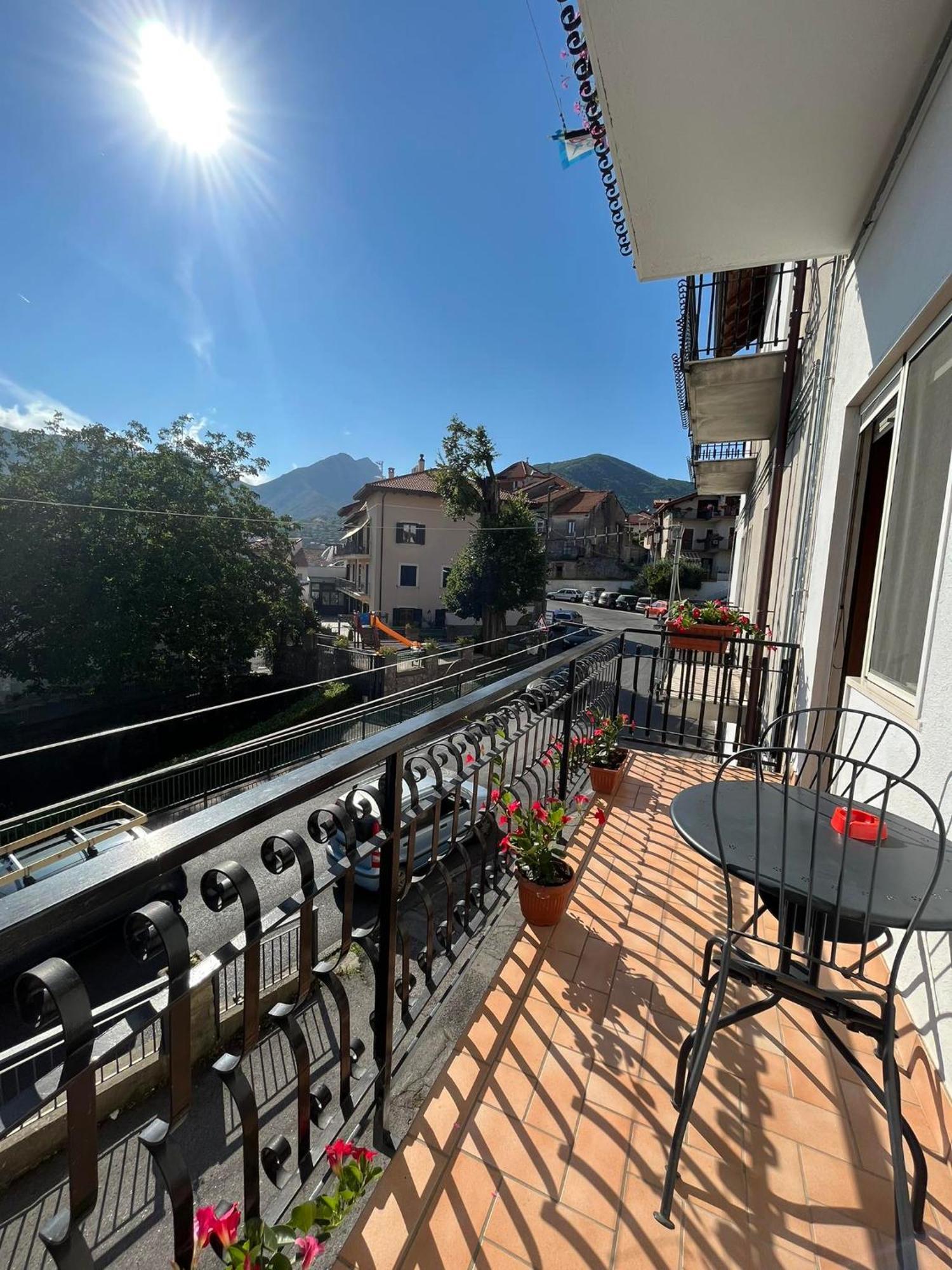 Il Borgo Bed & Breakfast Аджерола Екстериор снимка