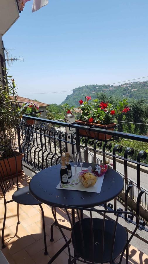 Il Borgo Bed & Breakfast Аджерола Екстериор снимка