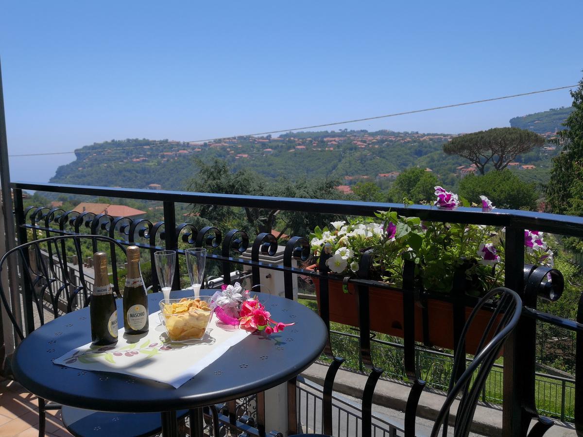 Il Borgo Bed & Breakfast Аджерола Екстериор снимка